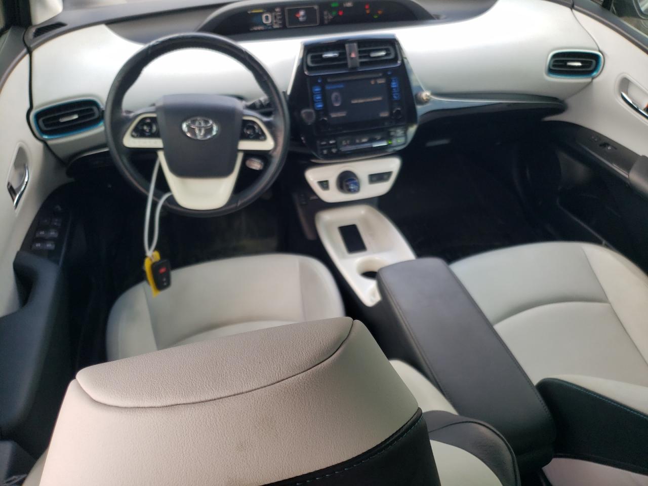 2016 Toyota Prius - Image 8