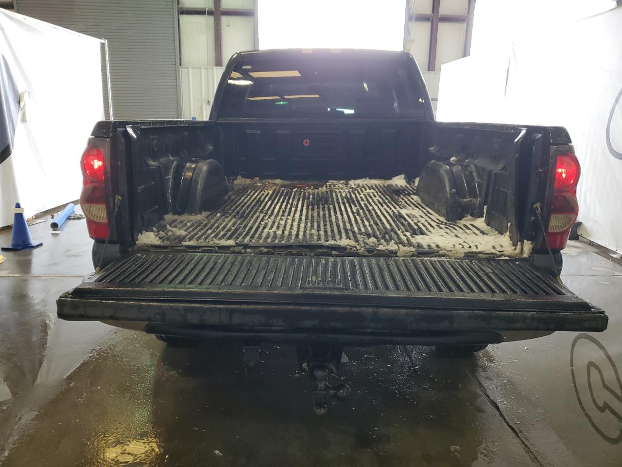 2004 Chevrolet Silverado - Image 6