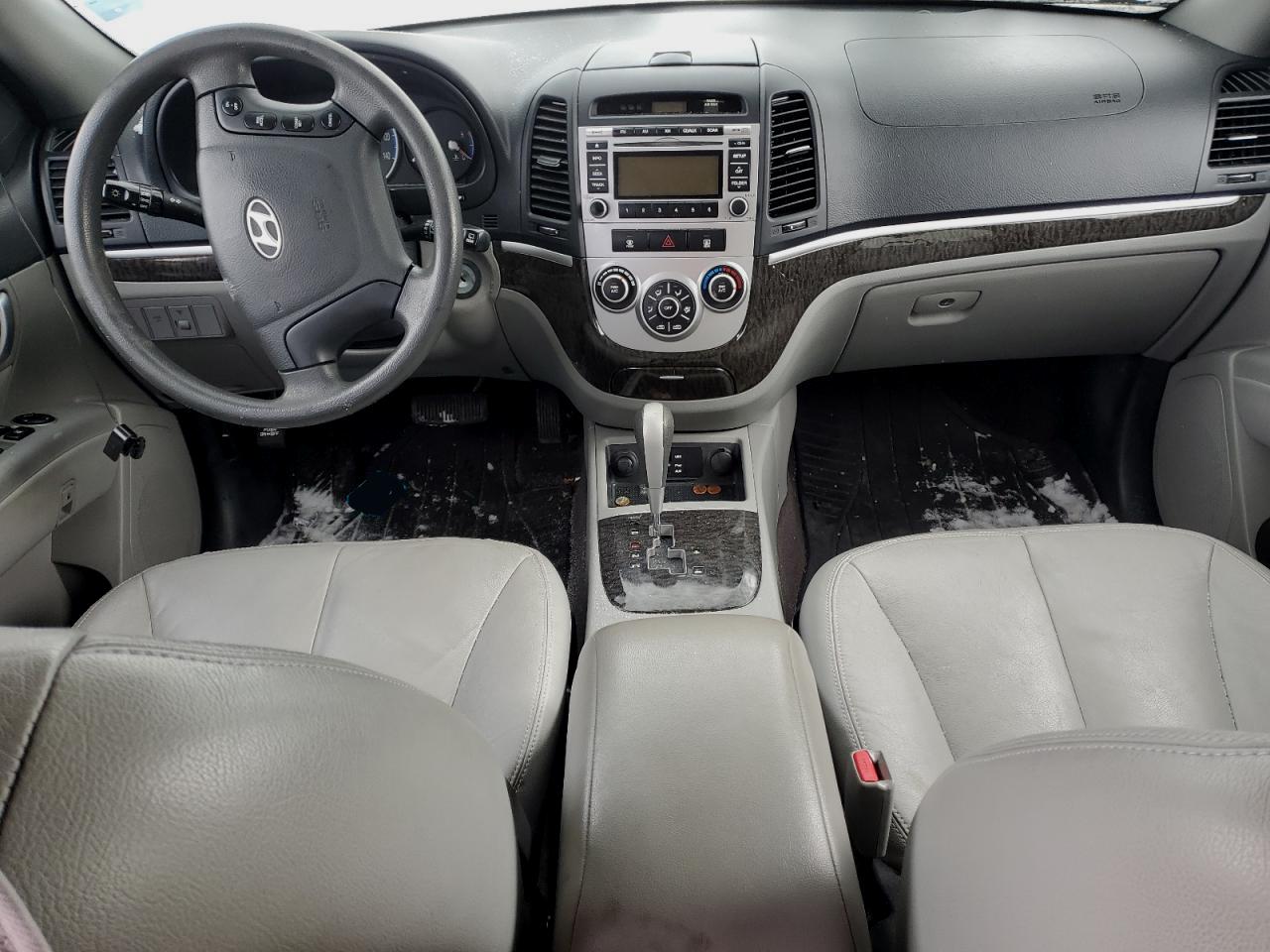 2009 Hyundai Santa Fe - Image 8