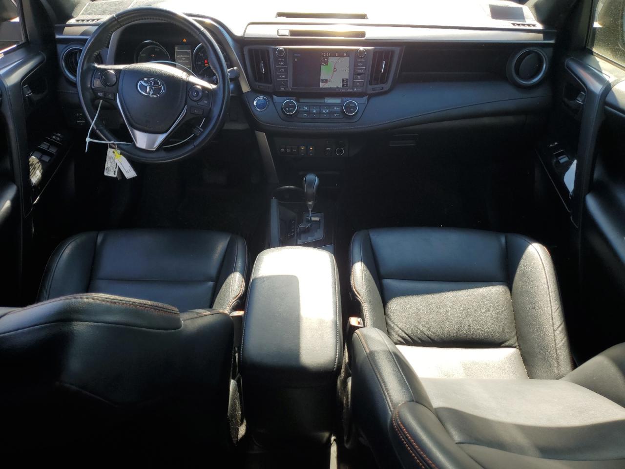 2018 Toyota RAV 4 - Image 8