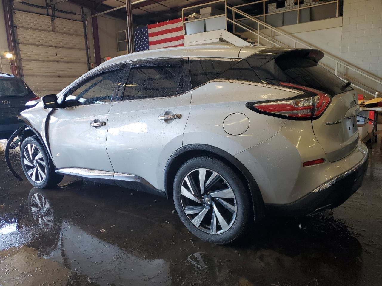 2015 Nissan Murano - Image 2