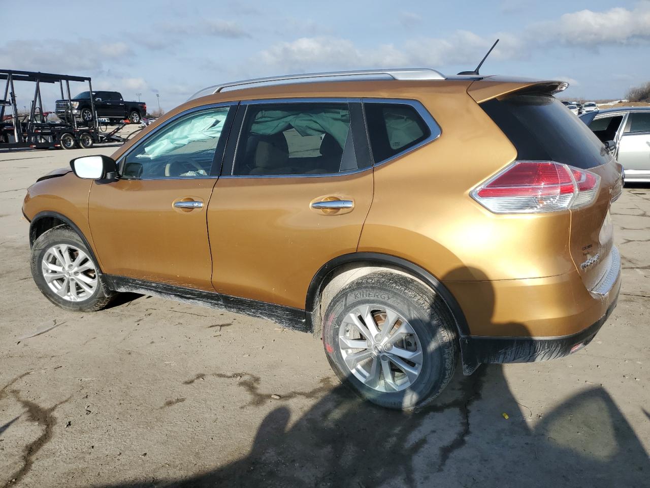2015 Nissan Rogue - Image 2