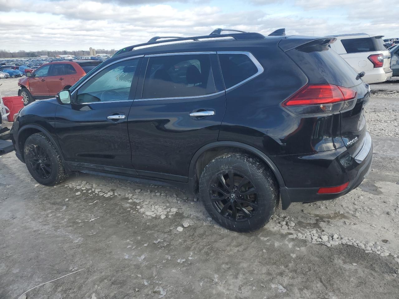 2017 Nissan Rogue - Image 2