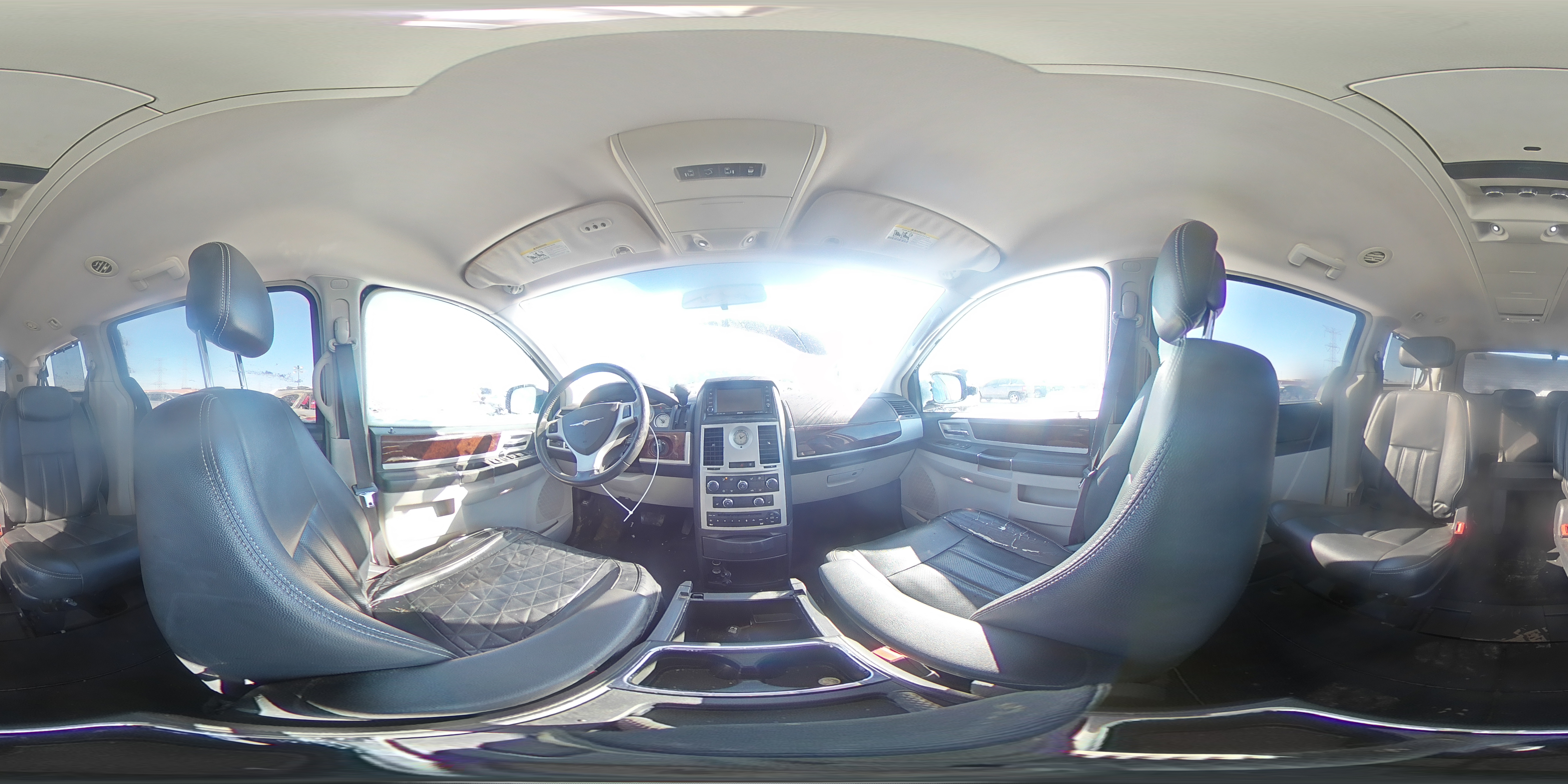2010 Chrysler Town & Country - Image 14