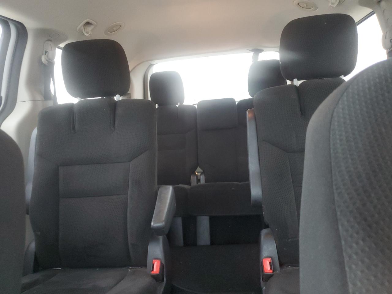2015 Dodge Caravan - Image 10