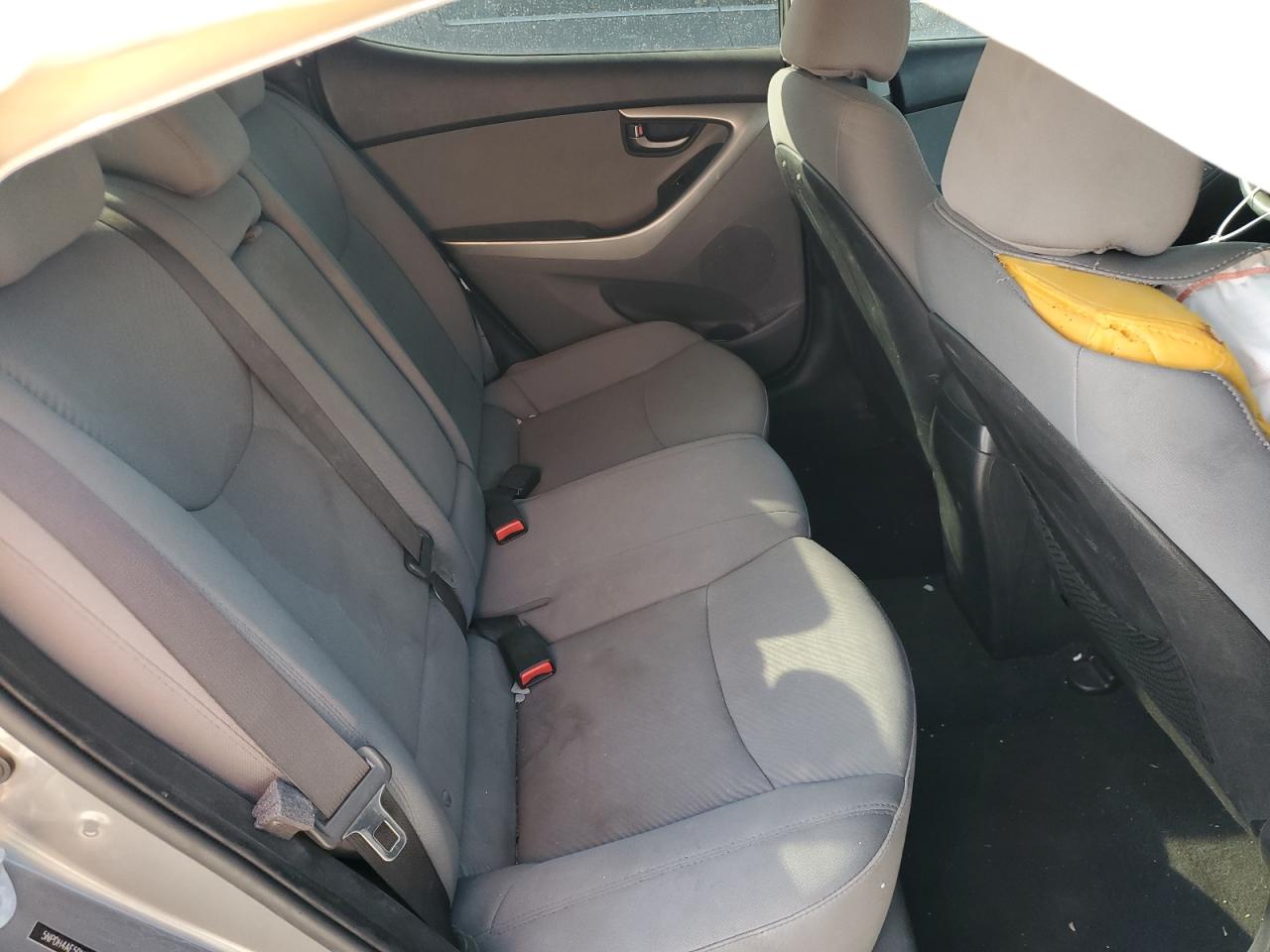 2013 Hyundai Elantra - Image 10