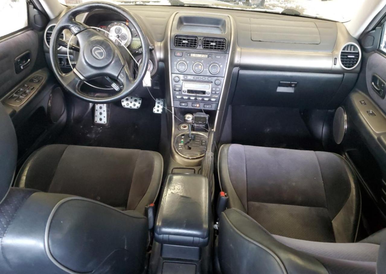 2003 Lexus IS - Image 8