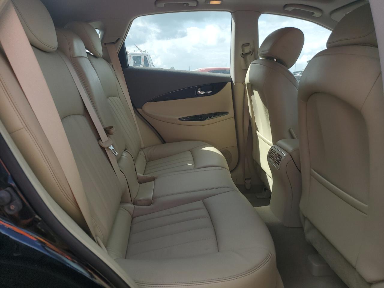 2010 Infiniti EX - Image 11