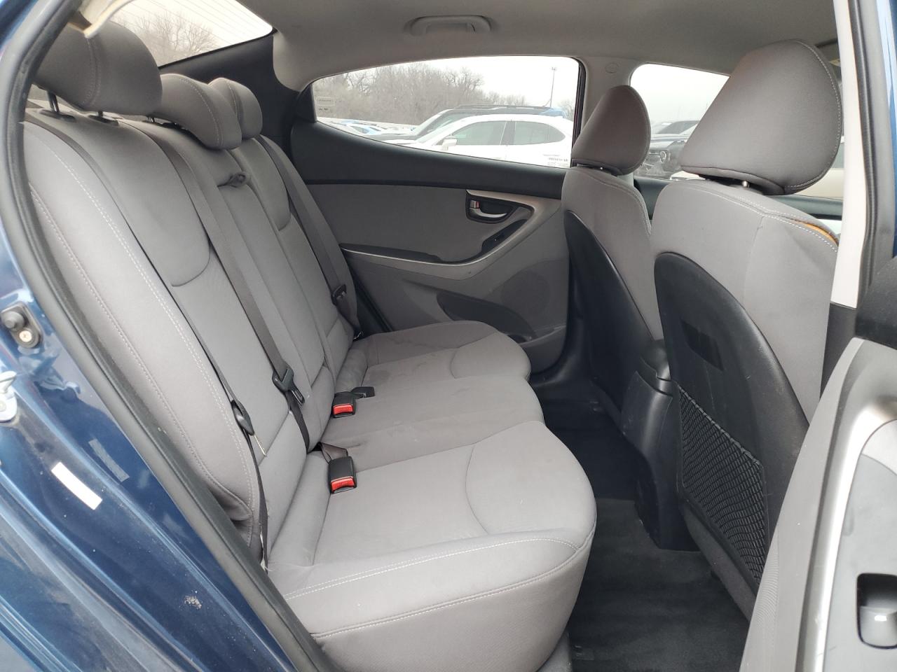 2016 Hyundai Elantra - Image 10