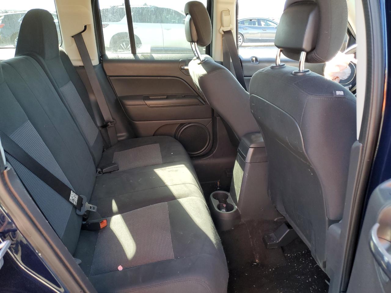 2014 Jeep Liberty (Patriot) - Image 12