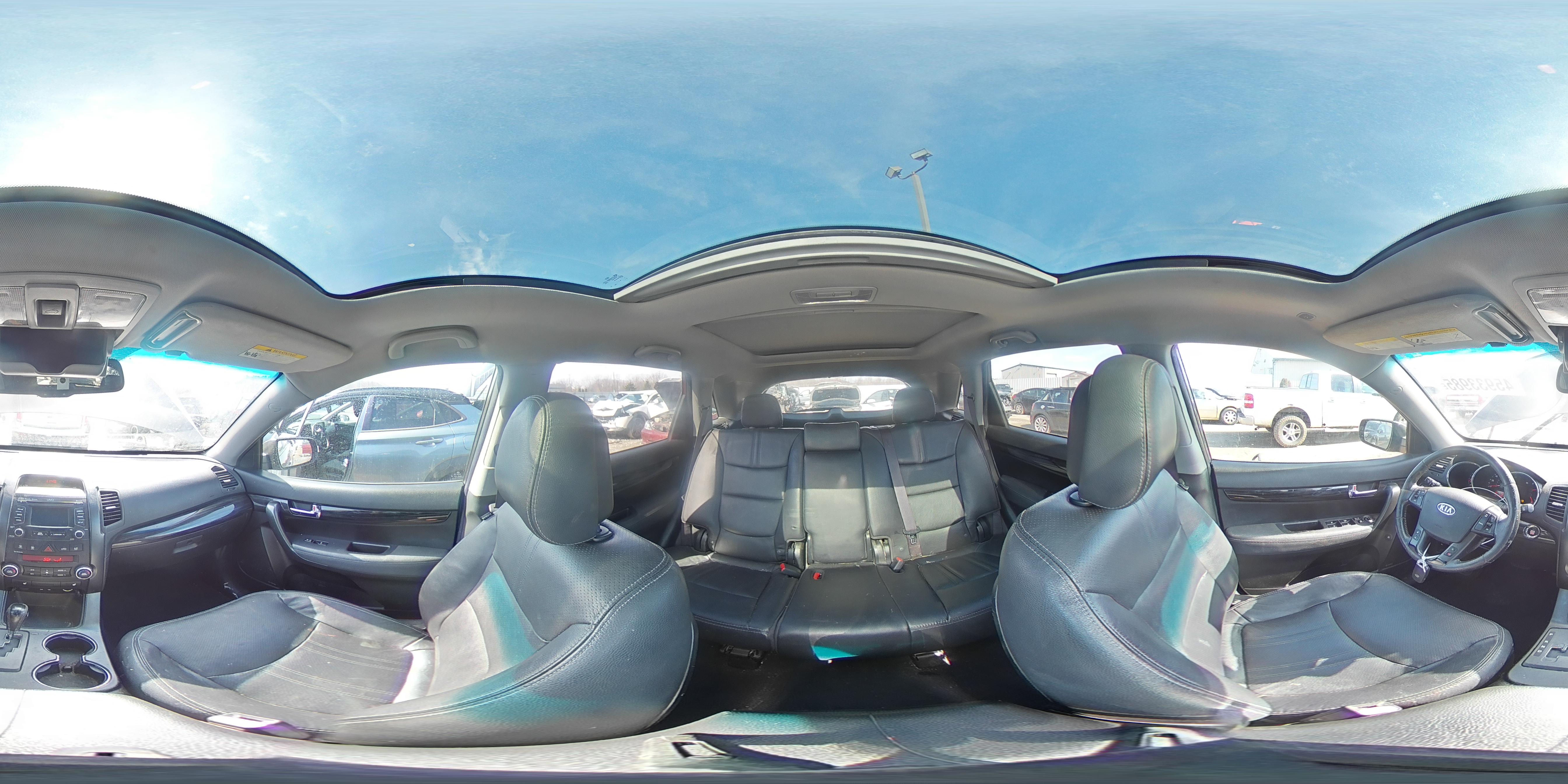 2012 Kia Sorento - Image 16