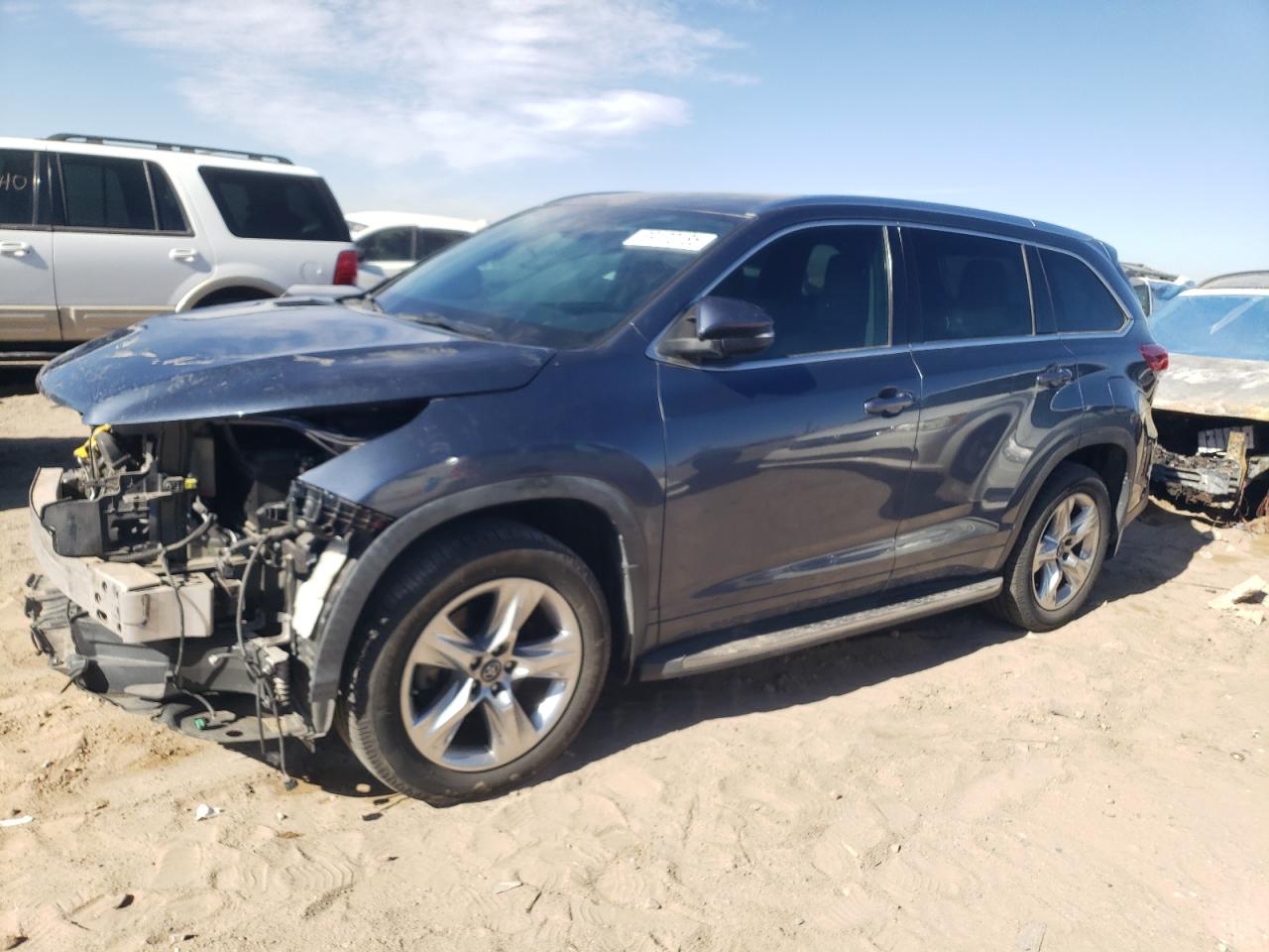 2019 Toyota Highlander - Image 1