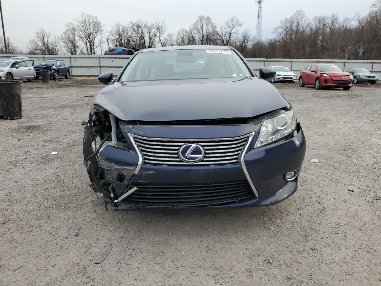 2014 Lexus ES - Image 5