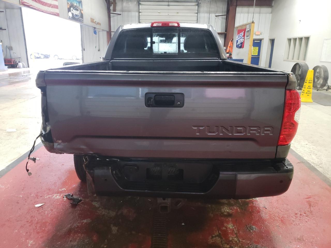 2018 Toyota Tundra - Image 6