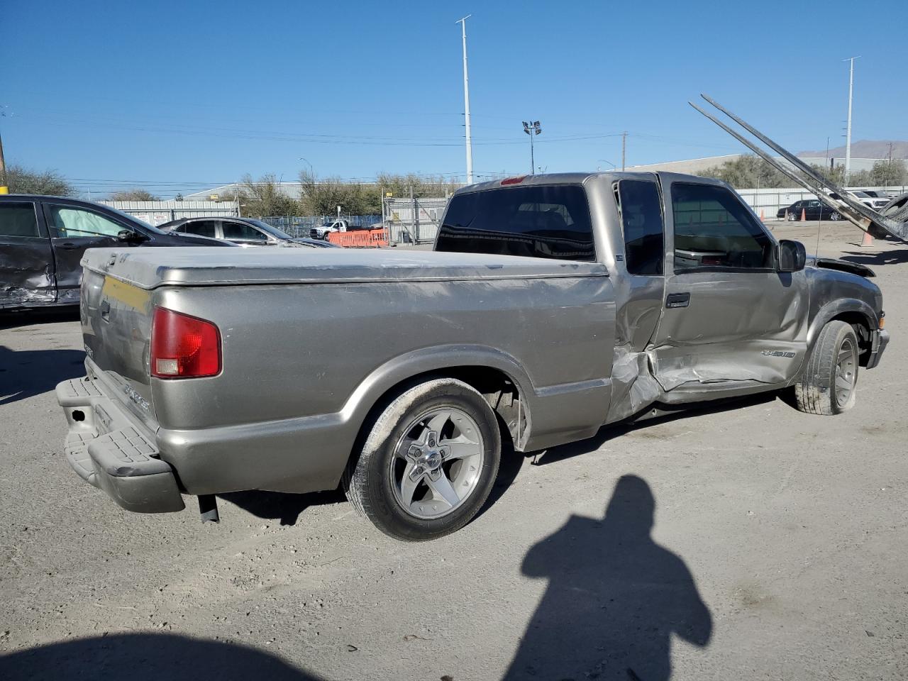 2002 Chevrolet S-10 Pickup - Image 3