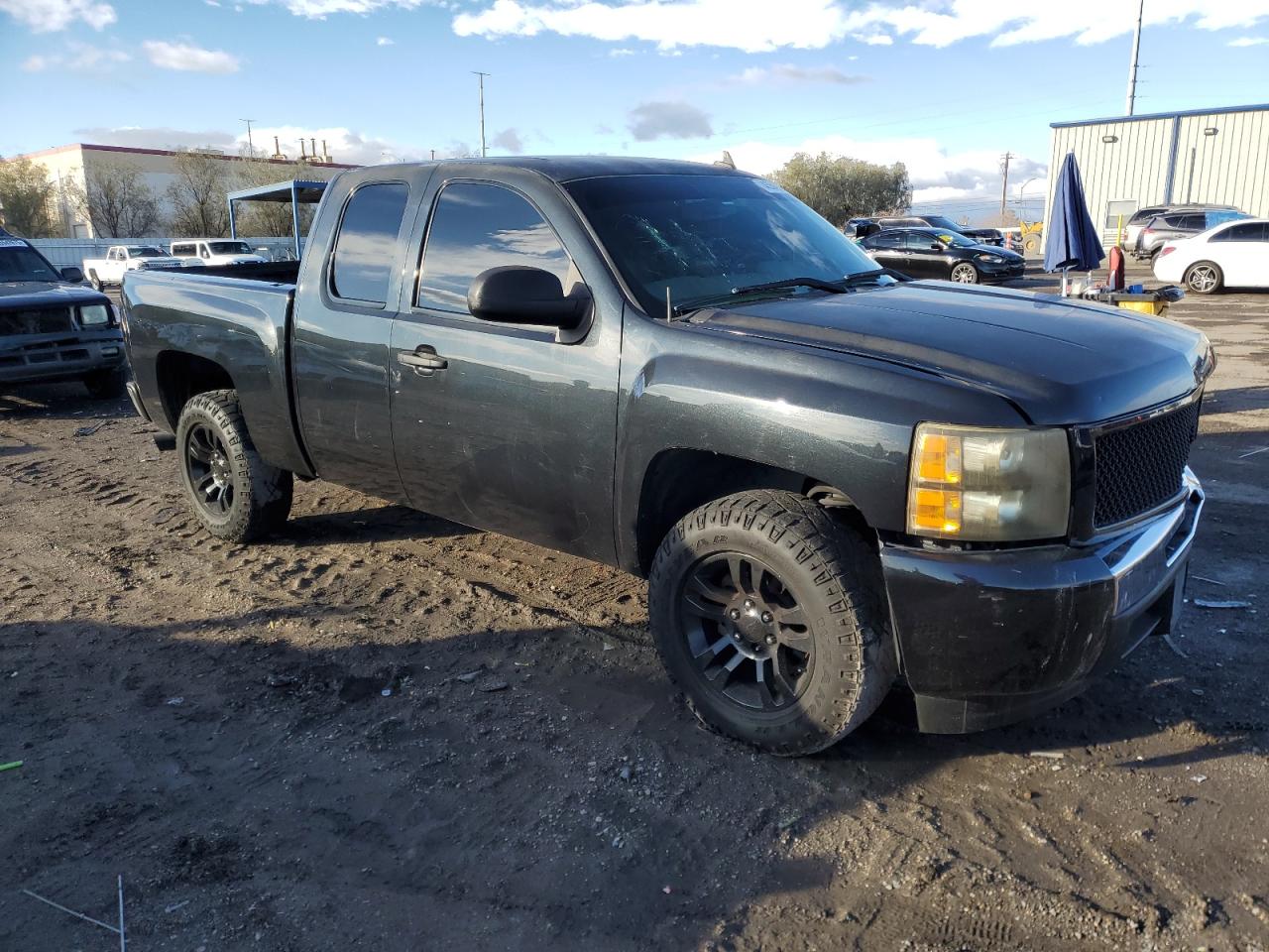 2009 Chevrolet Silverado - Image 4