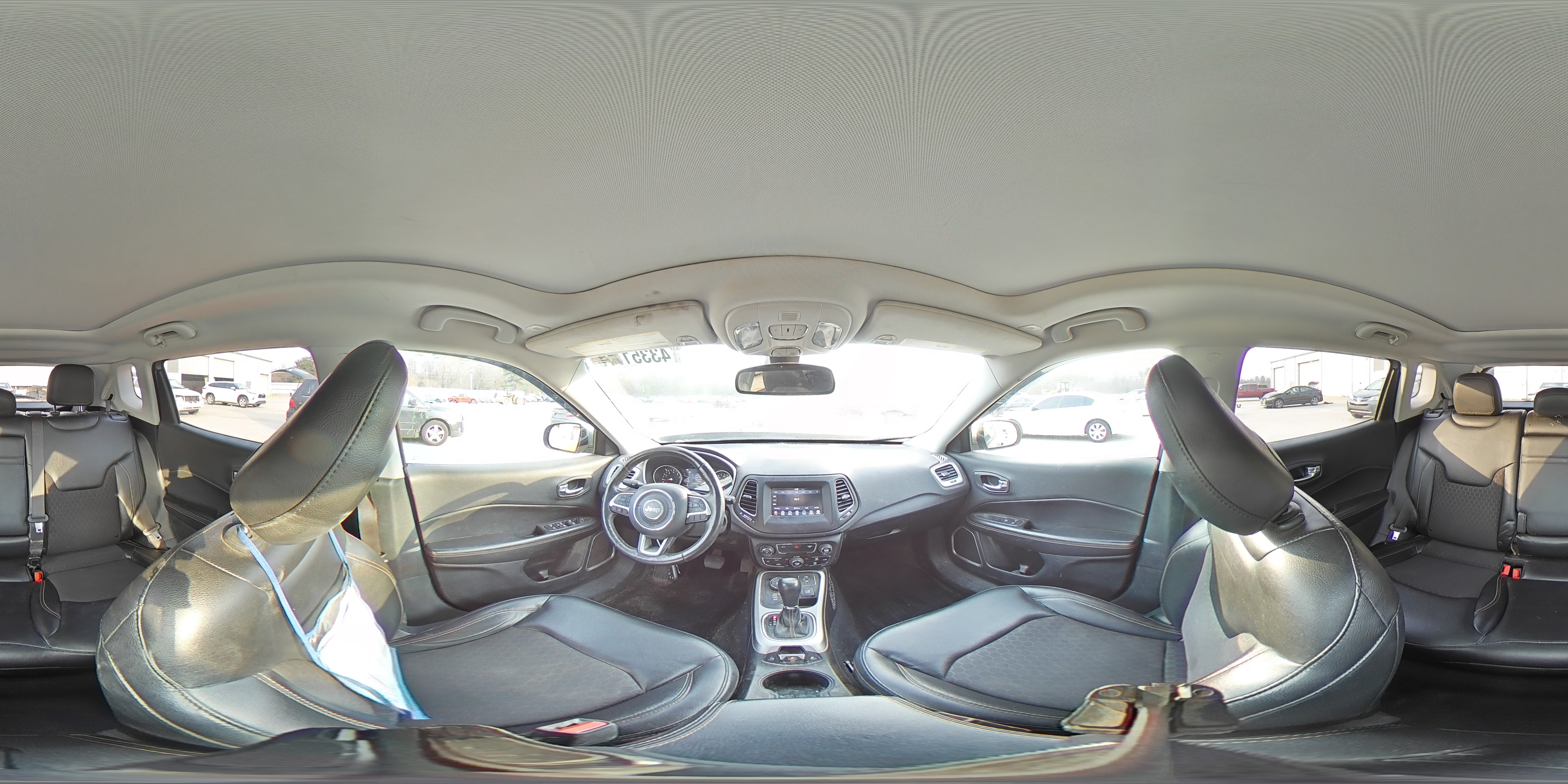 2018 Jeep Compass - Image 13