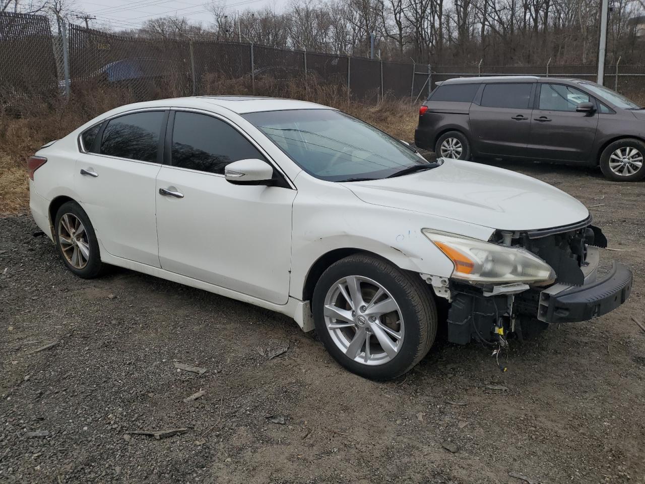2015 Nissan Altima - Image 4
