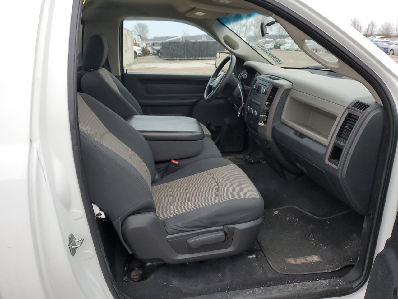 2012 Dodge RAM - Image 10