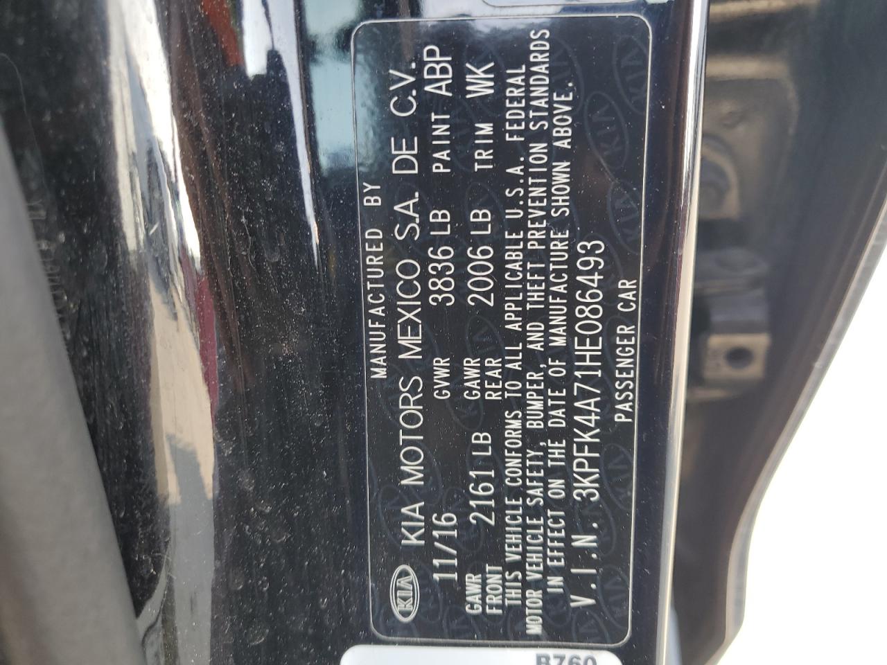 2017 Kia Forte - Image 12