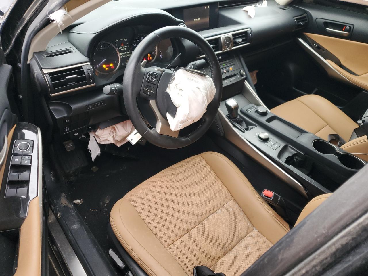 2020 Lexus IS - Image 8