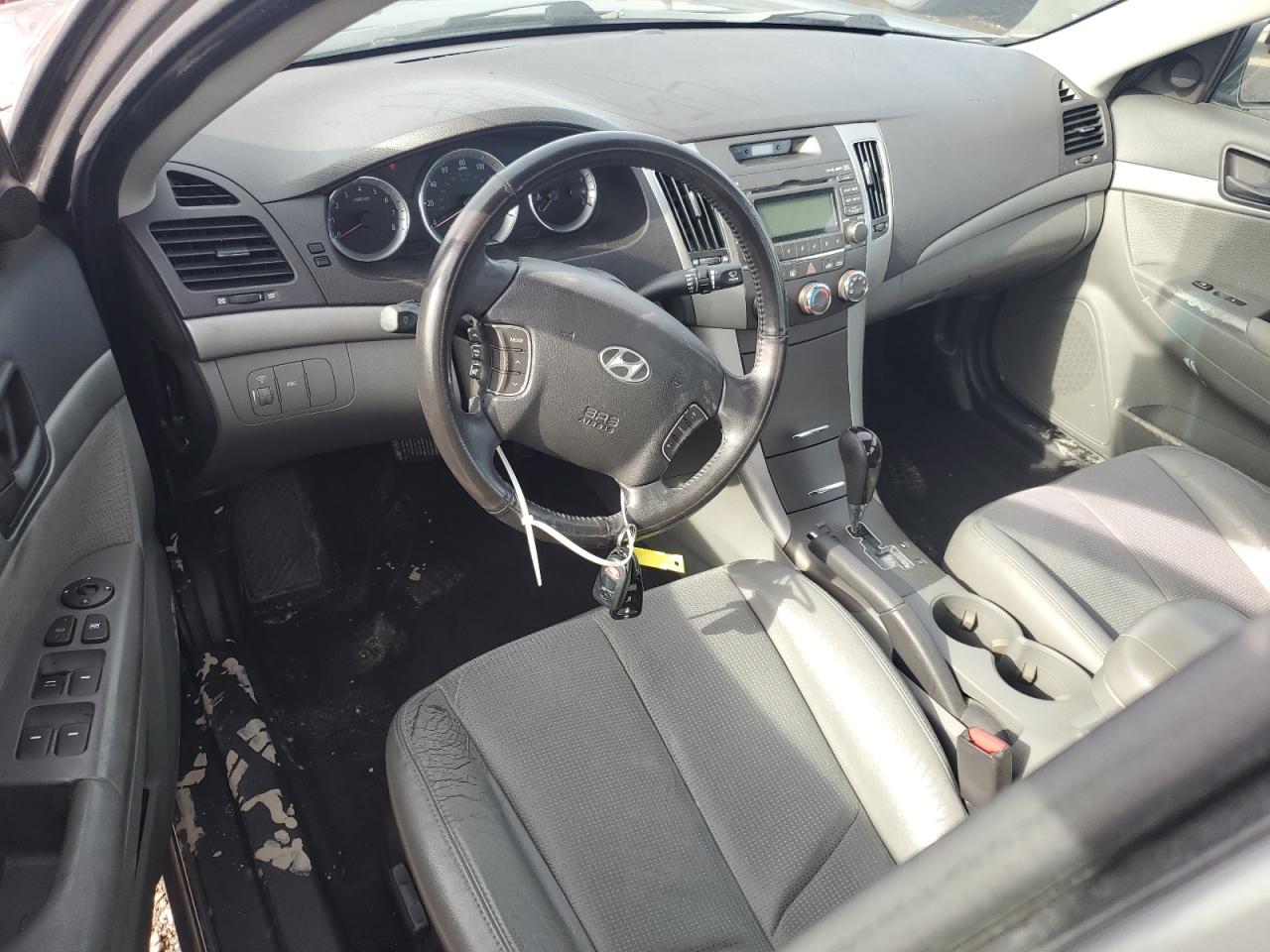2009 Hyundai Sonata - Image 8