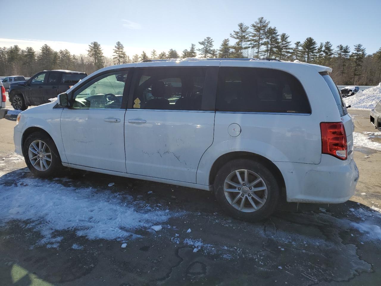 2019 Dodge Caravan - Image 2