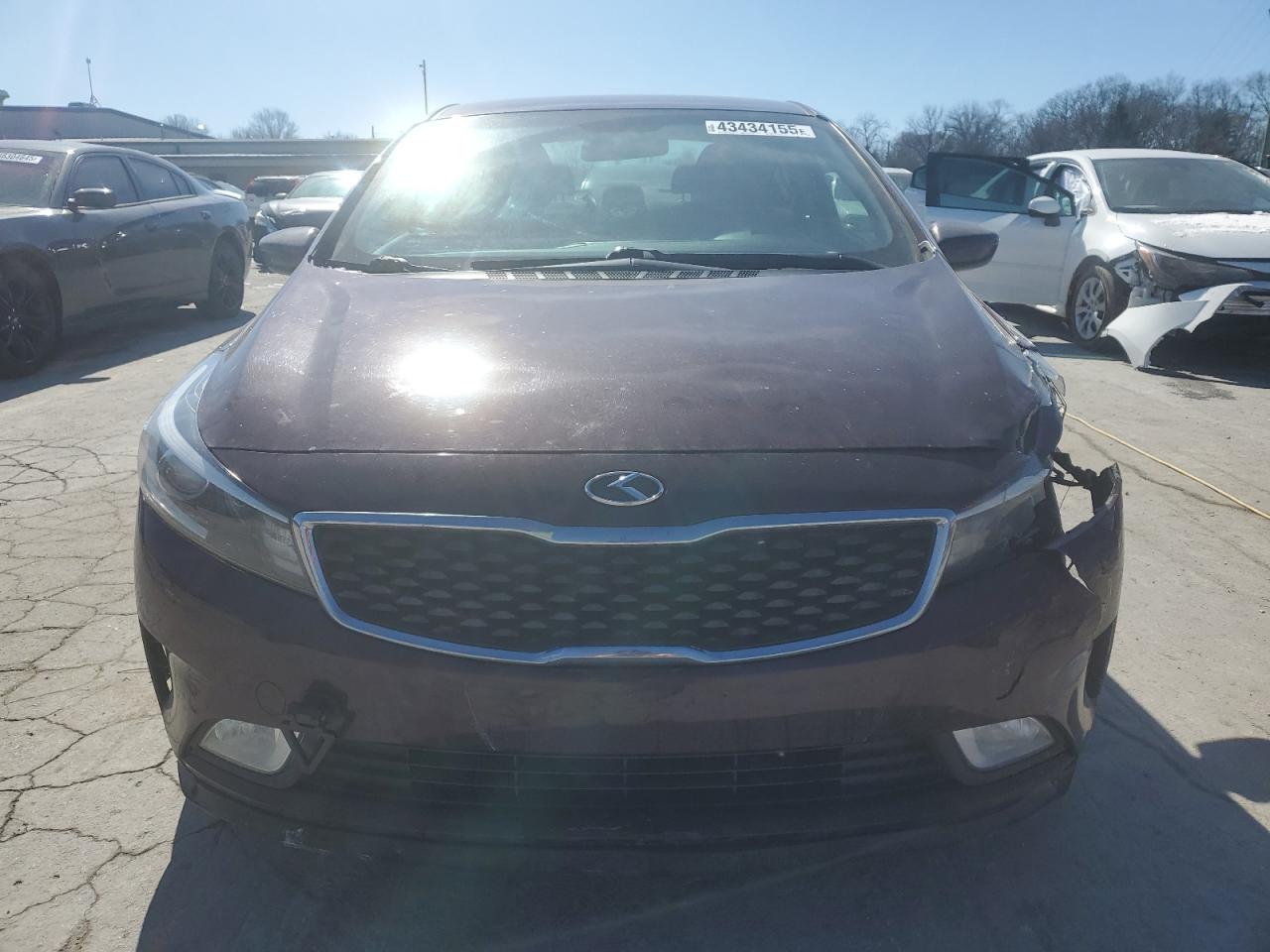 2017 Kia Forte - Image 5