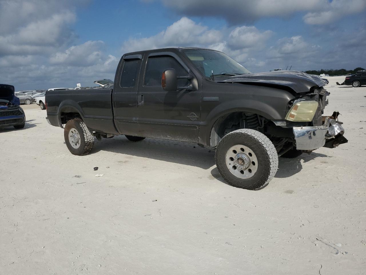 2005 Ford F250 - Image 4