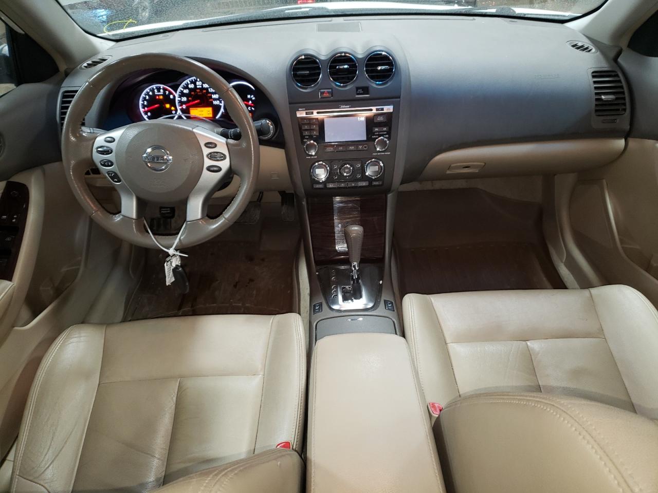 2010 Nissan Altima - Image 8