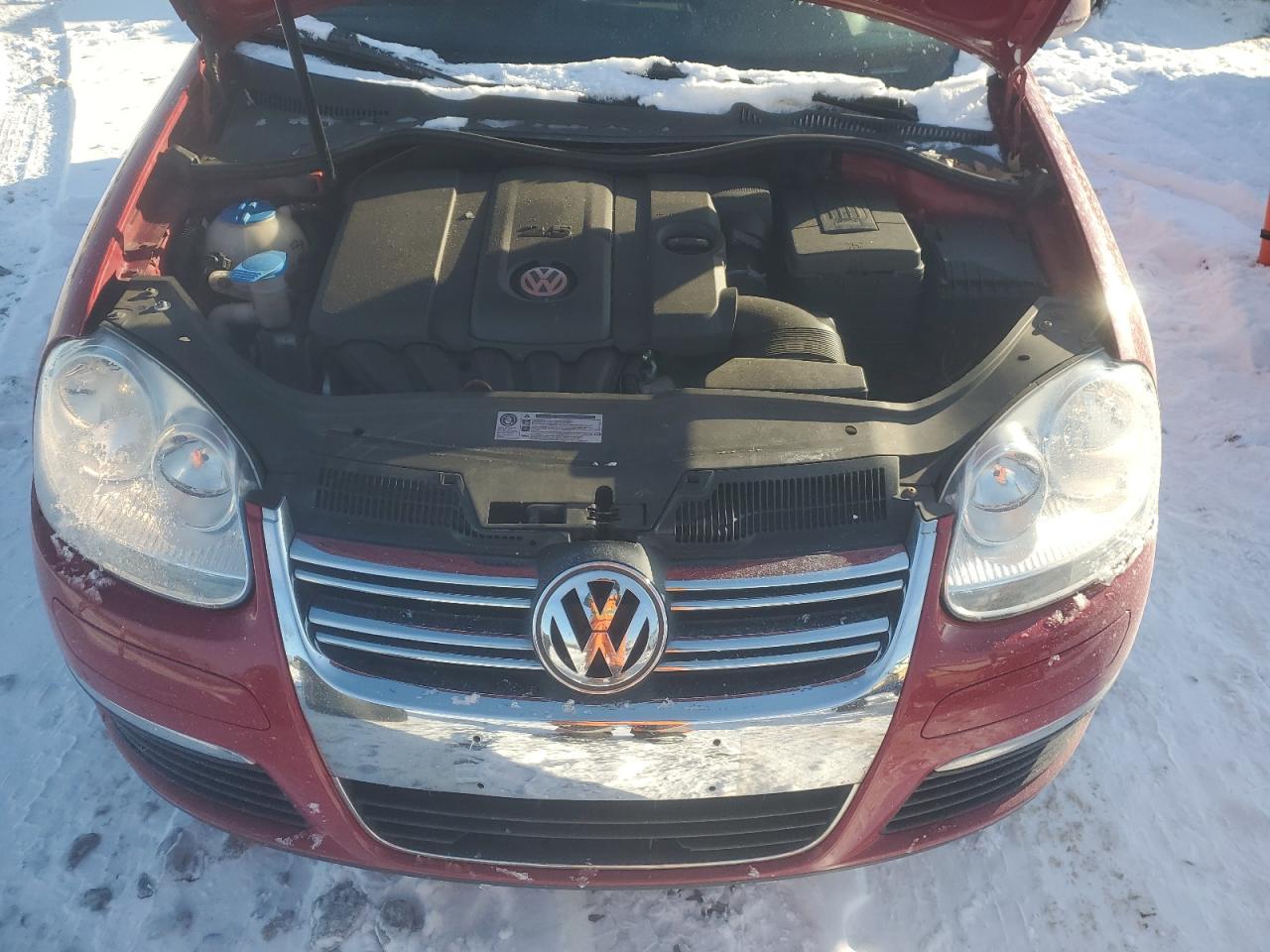 2010 Volkswagen Jetta - Image 11