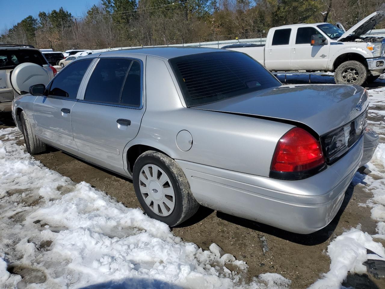 2006 Ford Crown Victoria - Image 2