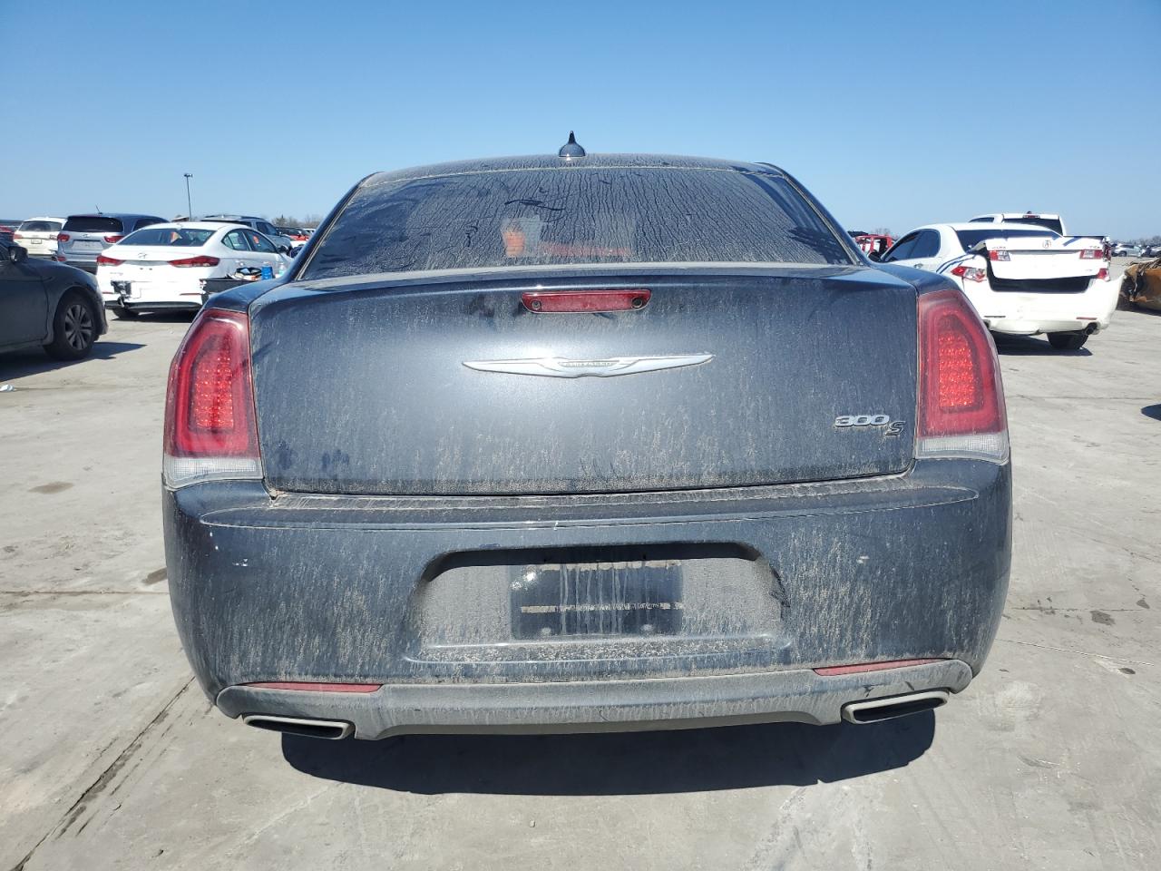 2016 Chrysler 300 - Image 6