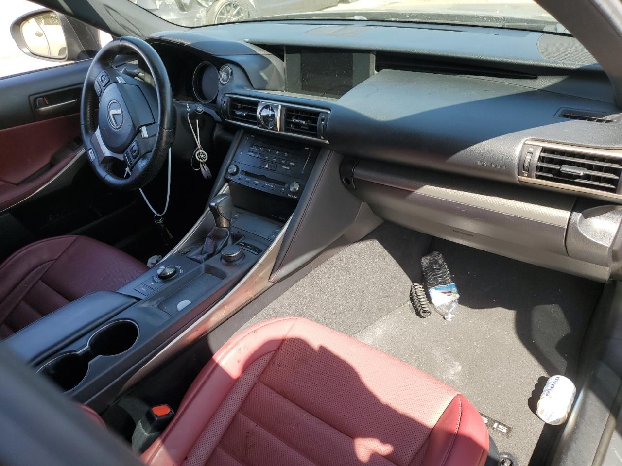 2018 Lexus IS - Image 8