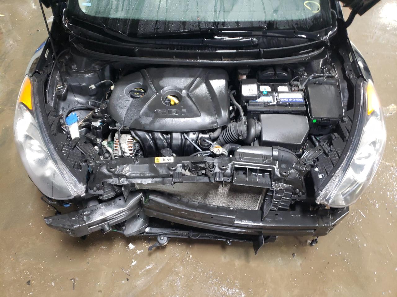 2014 Hyundai Elantra - Image 11