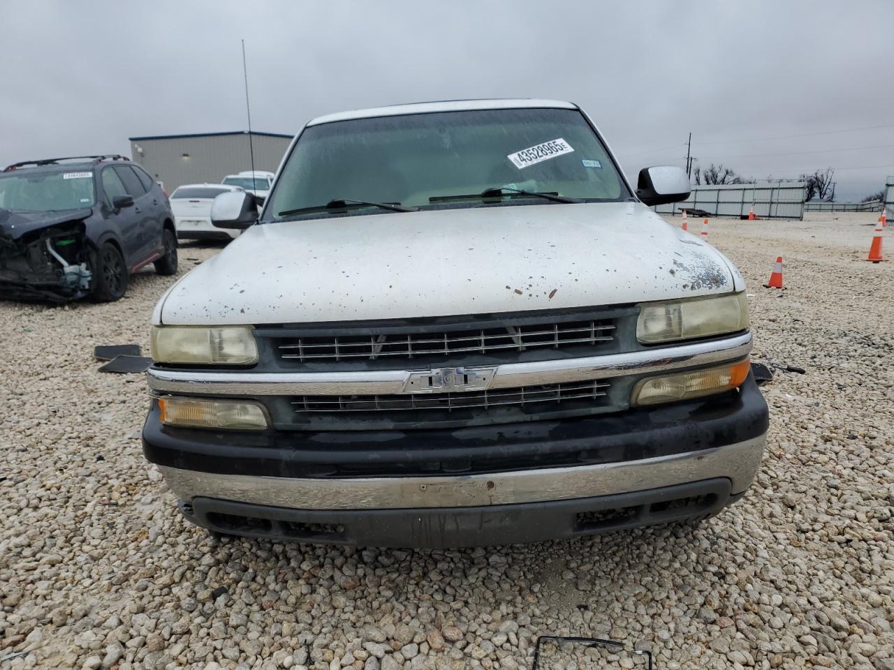2002 Chevrolet Tahoe - Image 5