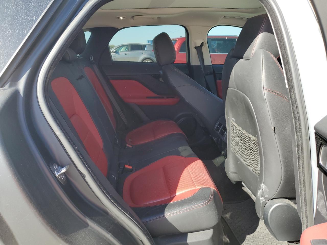 2017 Jaguar F-Pace - Image 11