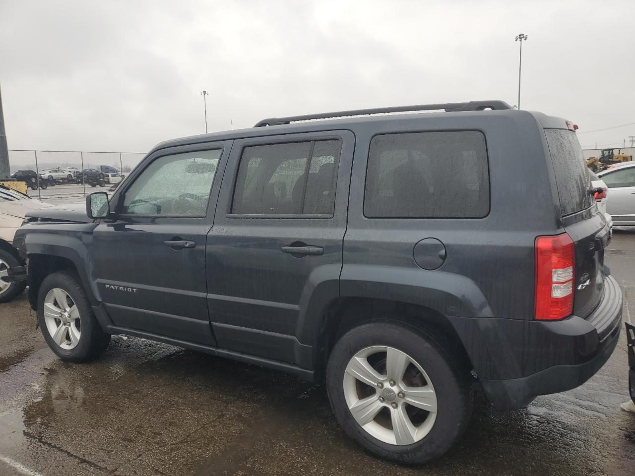 2014 Jeep Liberty (Patriot) - Image 2