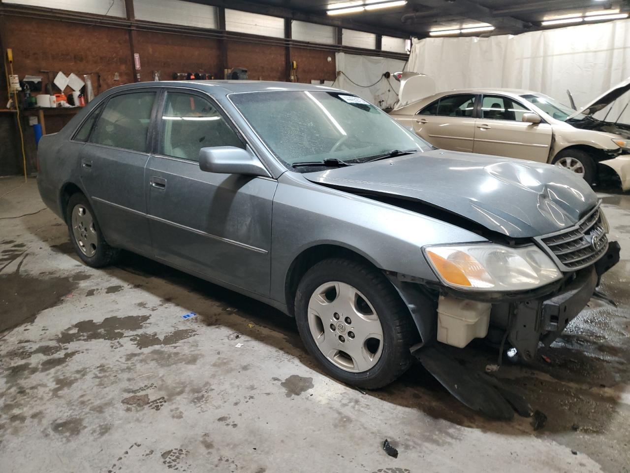 2004 Toyota Avalon - Image 4