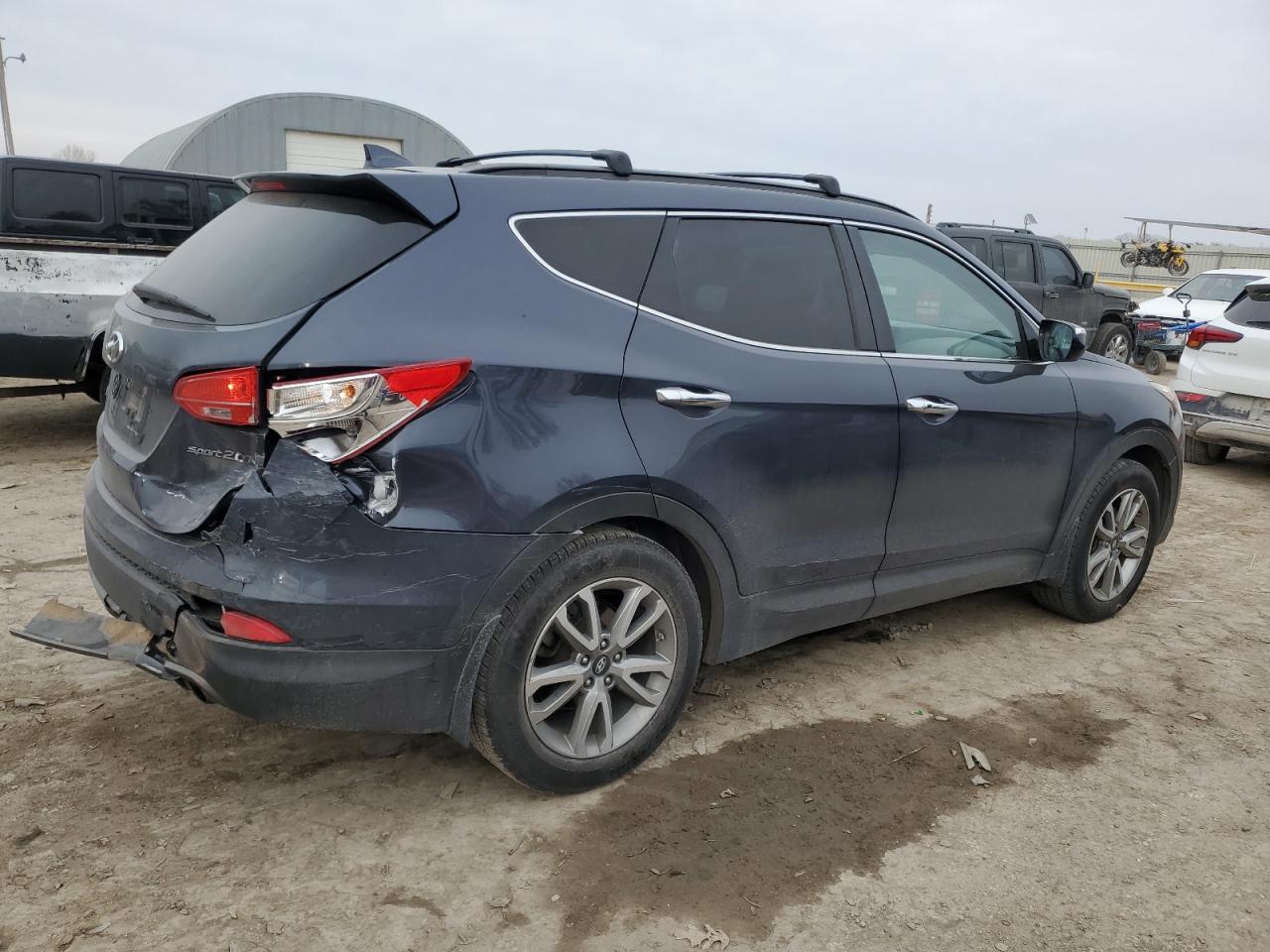 2016 Hyundai Santa Fe - Image 3