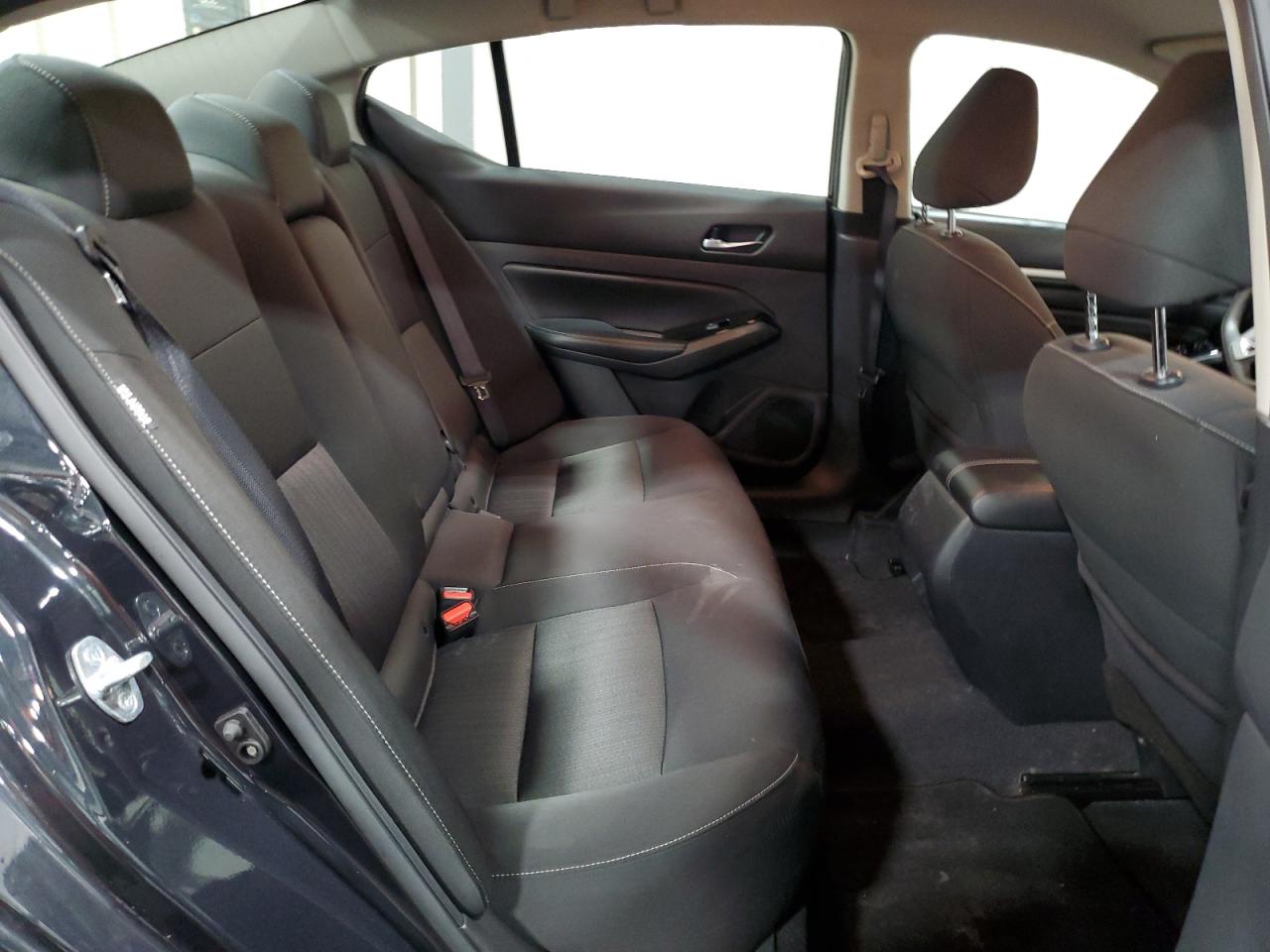 2021 Nissan Altima - Image 11