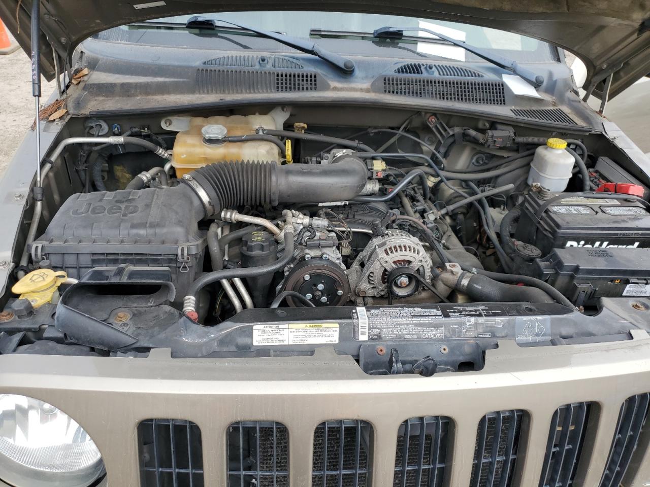 2005 Jeep Liberty (North America) - Image 12