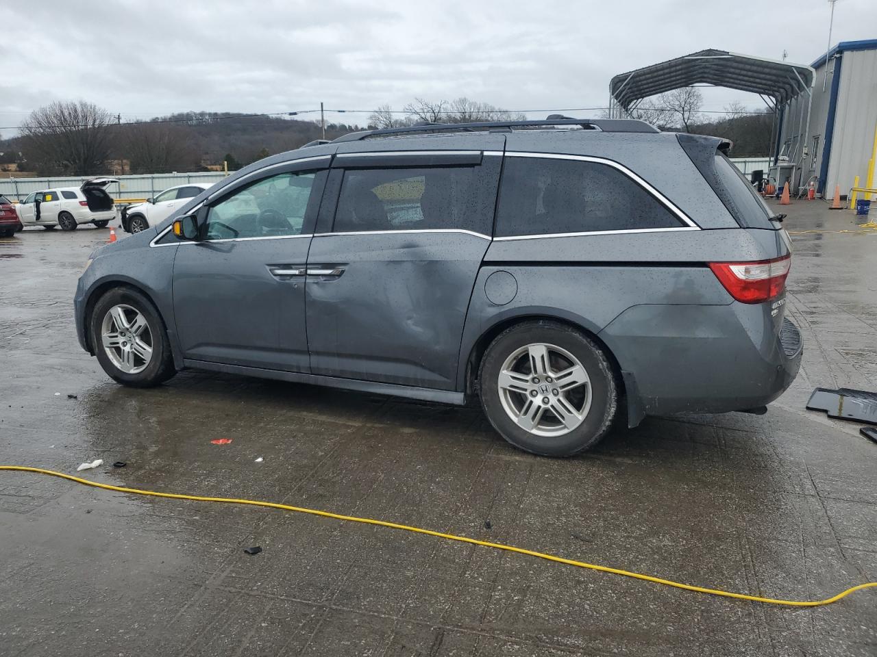 2011 Honda Odyssey - Image 2