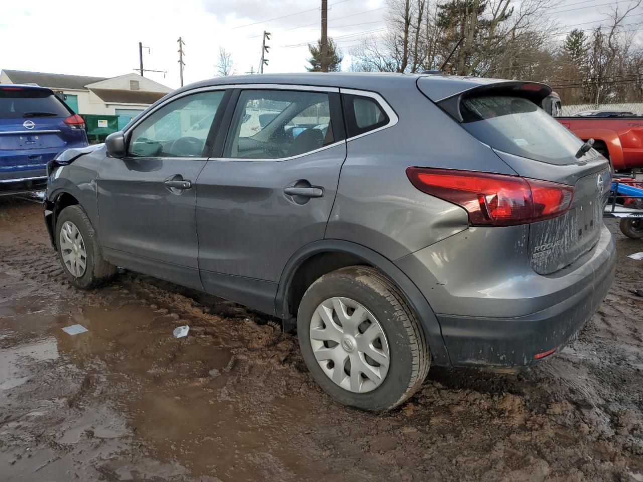 2019 Nissan Rogue - Image 2