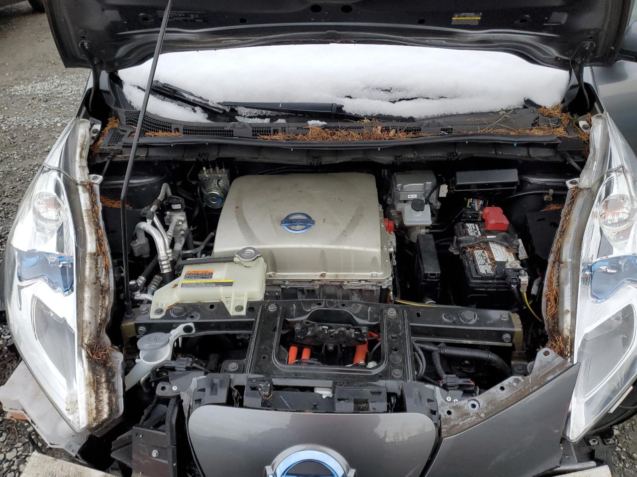 2015 Nissan Leaf - Image 11