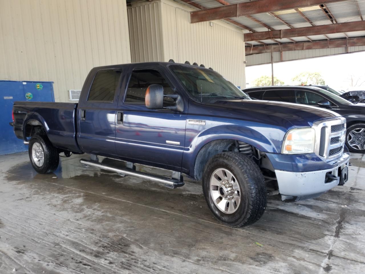 2005 Ford F350 - Image 4