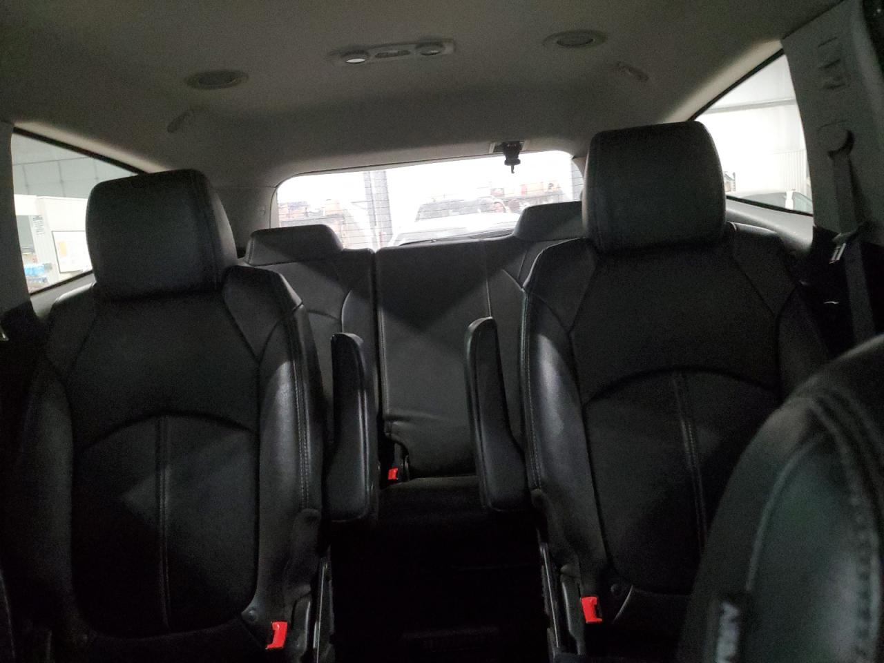 2015 Chevrolet Traverse - Image 10