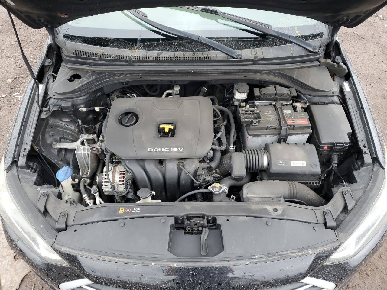 2017 Hyundai Elantra - Image 11