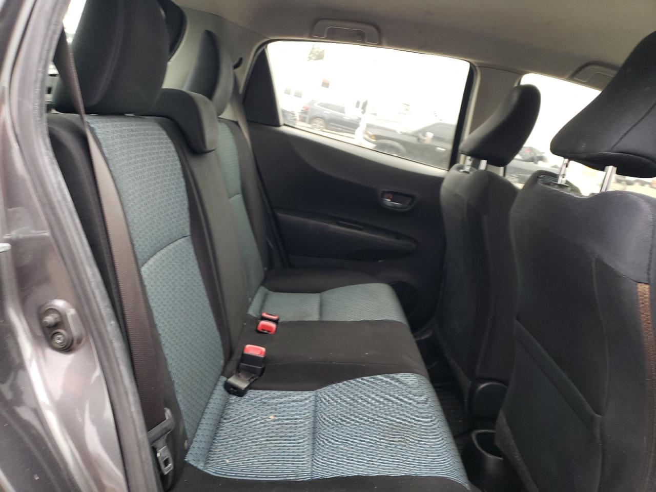 2013 Toyota Yaris - Image 10