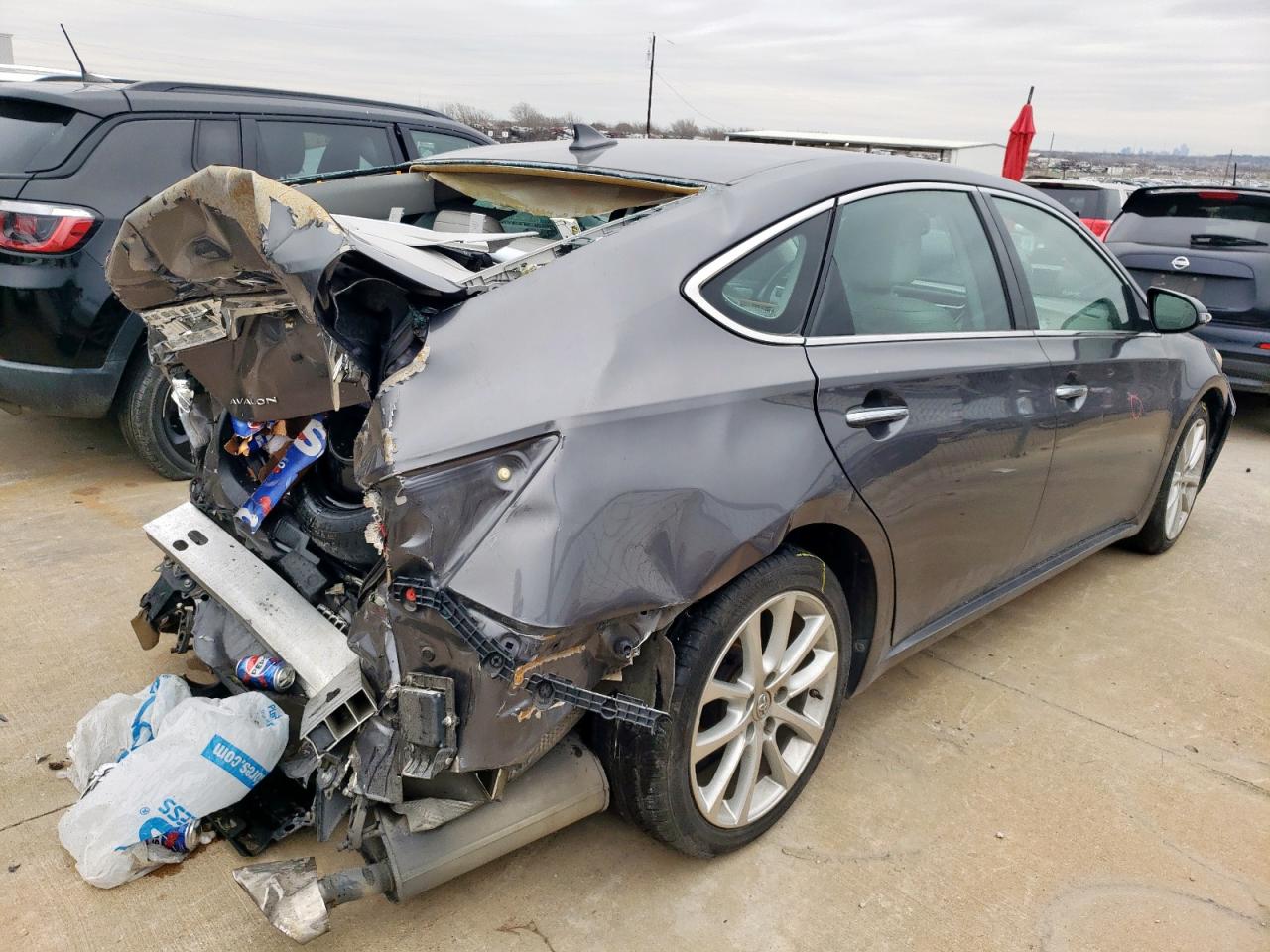 2014 Toyota Avalon - Image 3